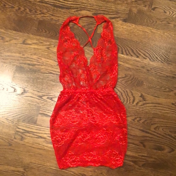The Escante Collection Red Lace Nightdress Size XS-S - Picture 3 of 9